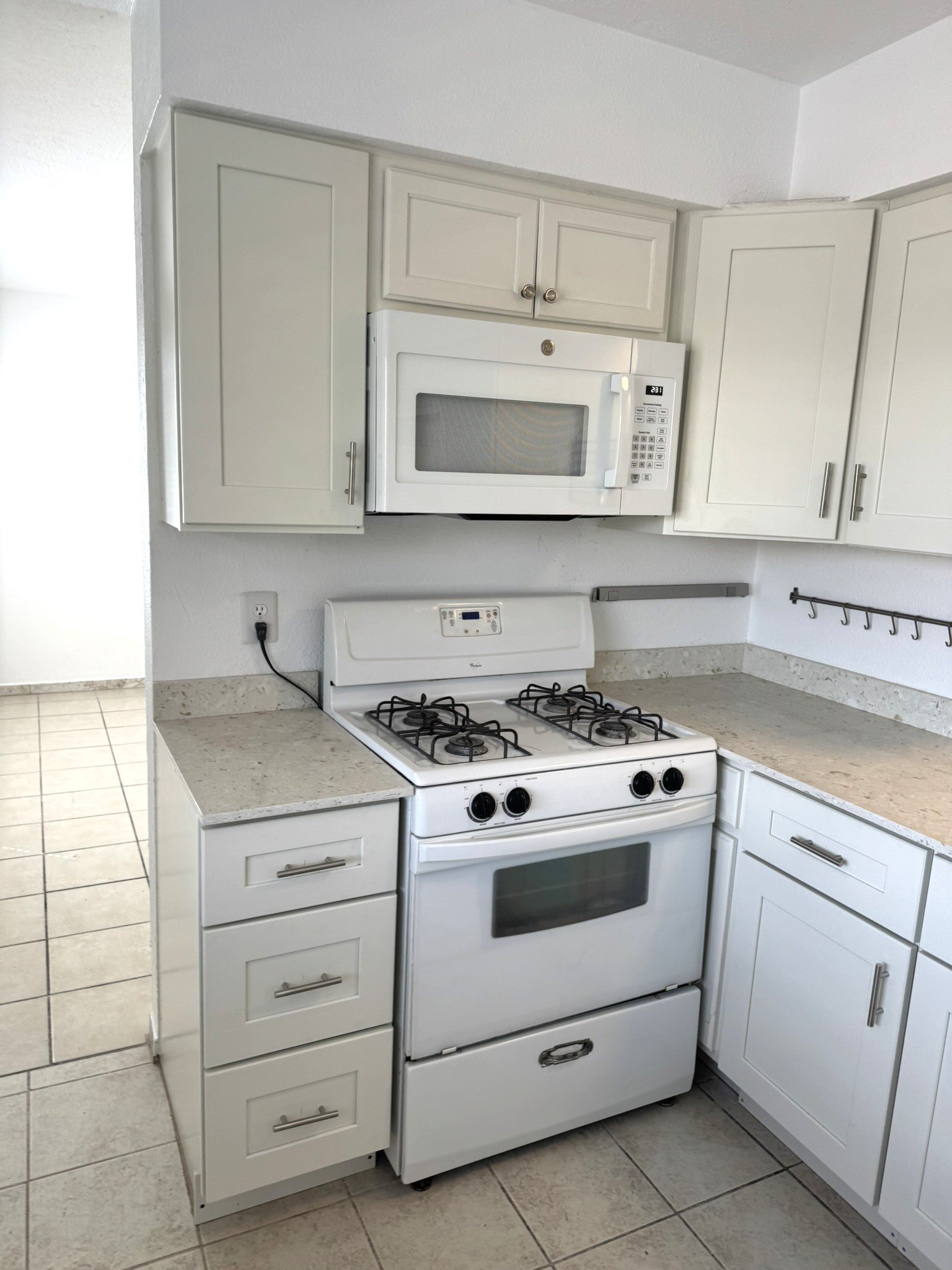 3213 Alta Monte Ave NE, Unit 3